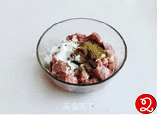牙签羊肉的做法步骤:2