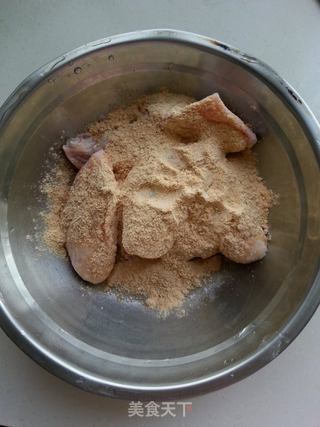 炸鸡翅的做法步骤:2