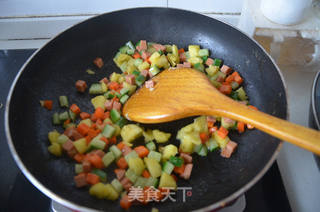 酸酸甜甜菠萝饭的做法步骤:6