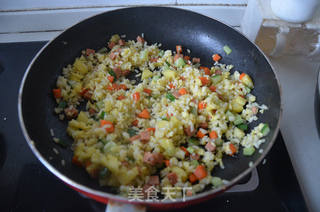 酸酸甜甜菠萝饭的做法步骤:7