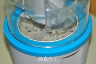 蓝樱桃朗姆酒冰淇淋的做法步骤:10