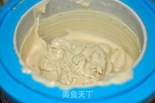 蓝樱桃朗姆酒冰淇淋的做法步骤:11