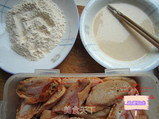 香酥炸鸡--给她(他)做千颂伊最爱的炸鸡的做法步骤:2