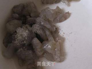 韭菜虾仁水饺的做法步骤：1