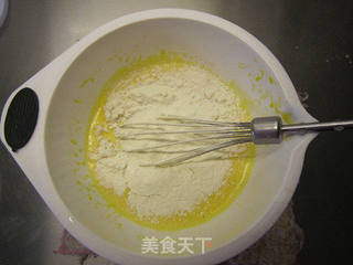 椰奶皇冠戚风的做法步骤:7