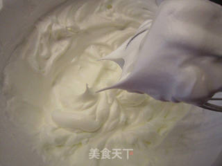 椰奶皇冠戚风的做法步骤:10