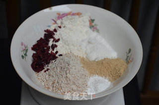 蔓越莓粗粮玛芬的做法步骤：1