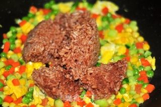 玉米粒炒饭的做法步骤:8