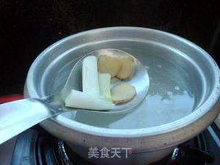 双色皮冻的做法步骤:3