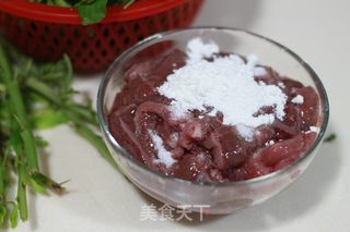 枸杞叶猪肝瘦肉汤的做法步骤:3