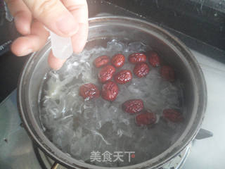 红枣银耳马蹄汤的做法步骤:4