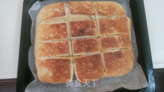 分分钟打造烤箱版葱香饼——葱香饼的做法步骤:8
