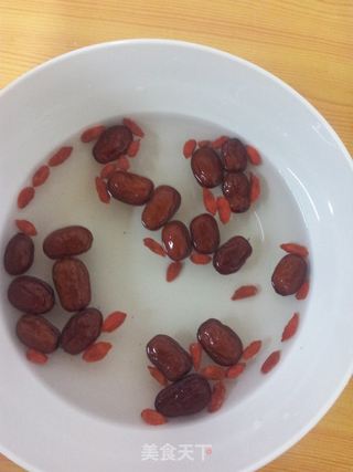 冰糖红枣银耳汤的做法步骤:5