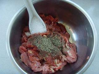 甘香弹牙---牛肉干的做法步骤:2