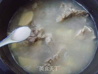 原汤原味,鲜掉眉毛---春笋排骨汤的做法步骤:5