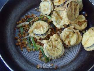 外酥里嫩---金蒜茄盒的做法步骤:9