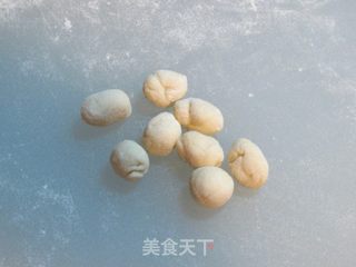 蔬菜粒猫耳朵的做法步骤:2