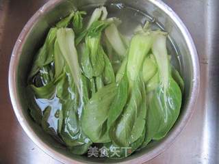 海鲜馄饨的做法步骤：1