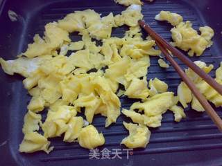 培根韭菜炒蛋的做法步骤：3