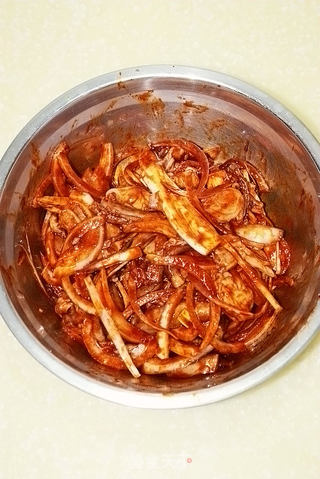 【韩式辣酱炒鱿鱼须】----简单传统的韩式海鲜菜的做法步骤:5
