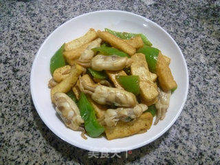 青椒蛏子炒豆腐的做法步骤：16