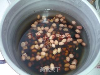 西芹花生米拌豆干的做法步骤:2