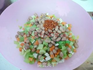 西芹花生米拌豆干的做法步骤:5