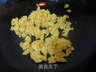 葱香浓郁——葱香蛋炒饭的做法步骤:2