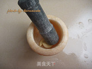 蒜泥芹菜叶的做法步骤:4