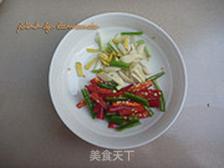 芹菜鱼块的做法步骤:2
