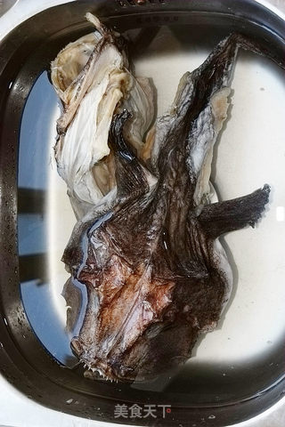 【蒸安康鱼干】----劲道耐嚼的风干鱼的做法步骤：1