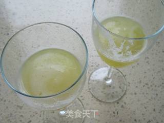 菠萝苏打水的做法步骤：2