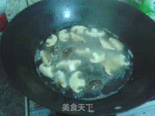 椒盐香菇的做法步骤:4
