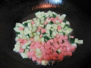 记忆中广院的味道——黄瓜火腿炒饭的做法步骤:2