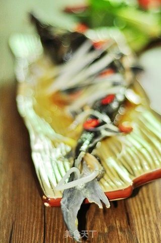 清蒸鲟鱼的做法步骤:7
