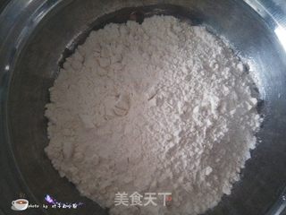 烫面水煎饺的做法步骤：1