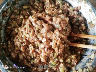 烫面水煎饺的做法步骤：7