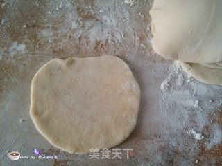 烫面水煎饺的做法步骤:9