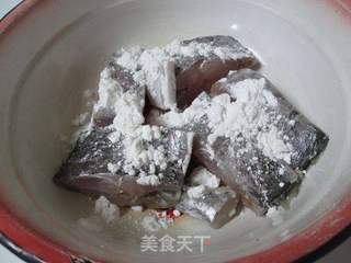 煎带鱼的做法步骤：3