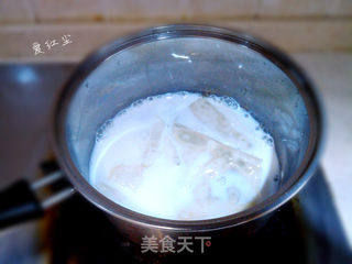 草莓奶酪慕斯蛋糕的做法步骤:2