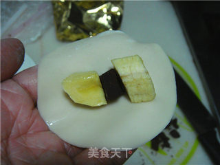 饺子皮香蕉糖果的做法步骤:3