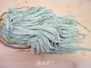 西红柿鸡蛋菠菜面的做法步骤:14