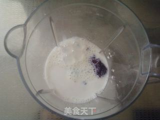 紫薯黑芝麻吐司的做法步骤:2