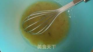 香蕉戚风蛋糕的做法步骤:2