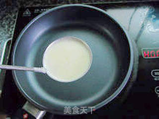 【黄桃班戟】---家中自制经典港式甜品的做法步骤:8