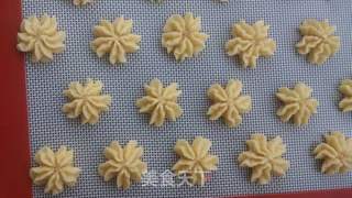 樱花黄油曲奇饼干的做法步骤:6