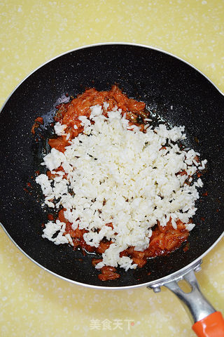 【辣白菜炒饭】---让剩饭也变得有国际范的做法步骤:4