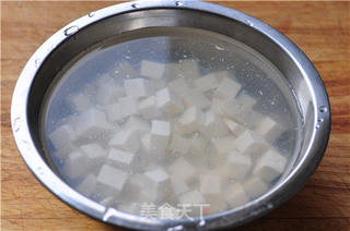 荠菜蟹菇豆腐羹的做法步骤:5