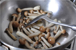 荠菜蟹菇豆腐羹的做法步骤:8