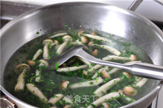 荠菜蟹菇豆腐羹的做法步骤:10